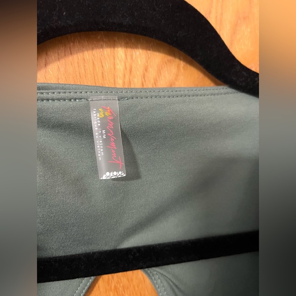 Free People Green V-Neck Jumpsuit with Full-Length Silhouette M - Picture 3 of 8